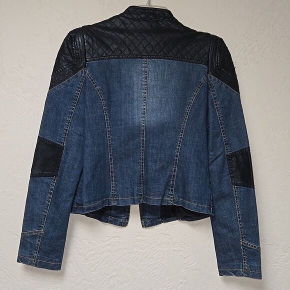 PAPARAZZI BY BIZ JEAN JACKET WITH BLACK FAUX LEATHER TRIM, SIZE MEDIUM - Picture 9 of 13